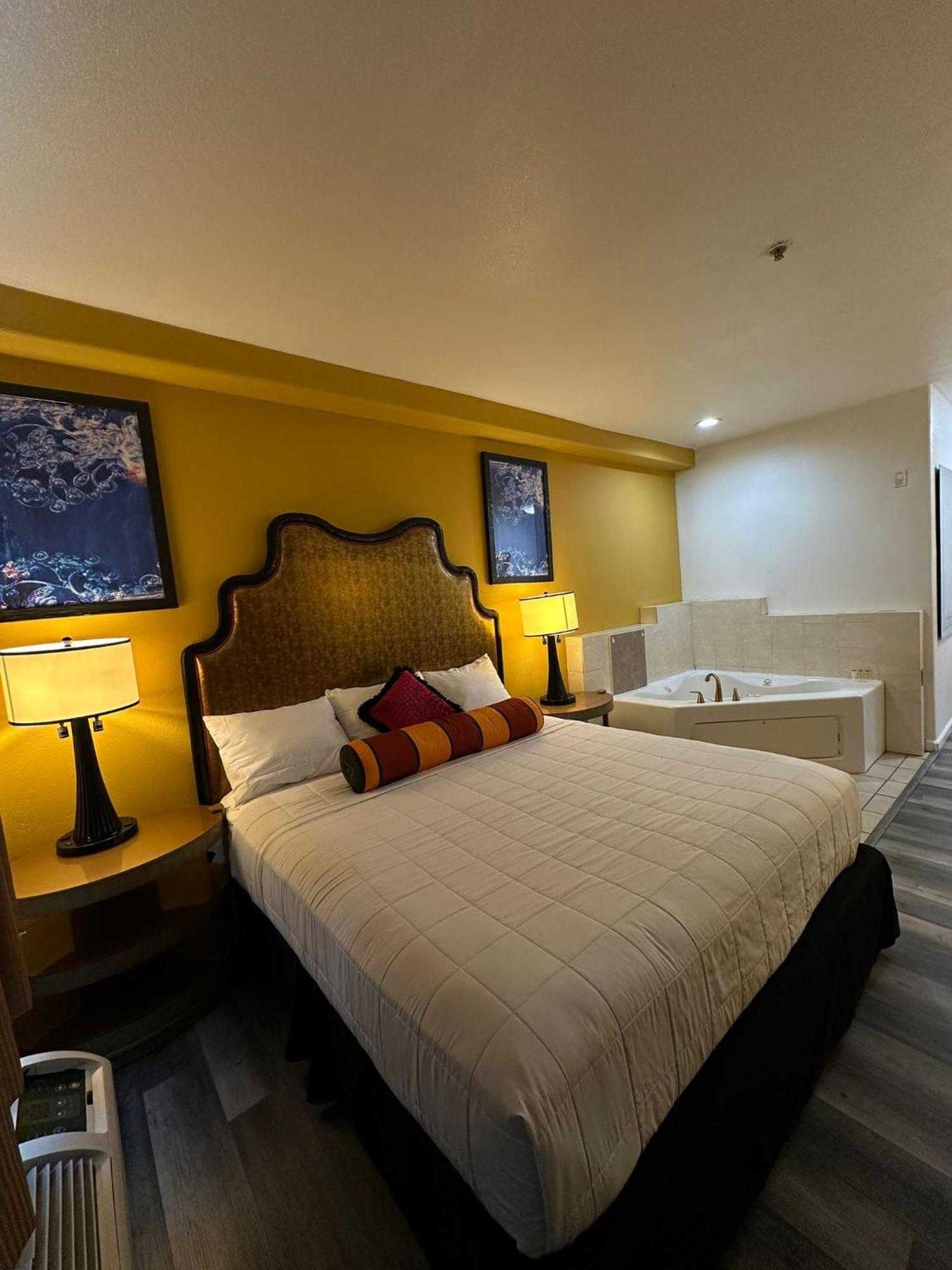 Howard Johnson By Wyndham เบเกอร์สฟีลด์ ภายนอก รูปภาพ